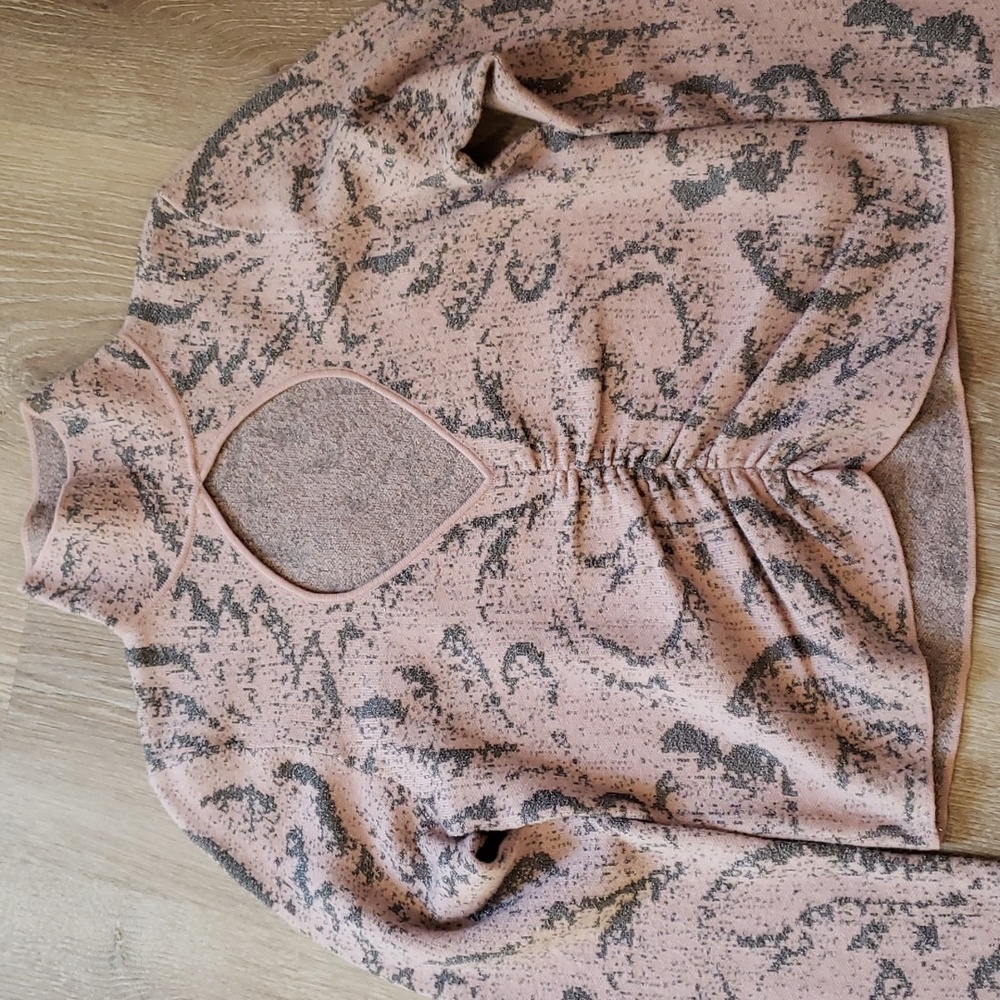 NWOT Anthropologie long sleeve sweater pink and gray size small